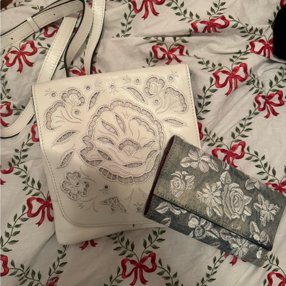 Patricia Nash White Floral Crossbody Bag